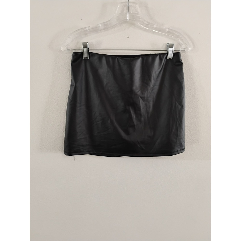 Windsor Black Faux Leather Mini Skirt Size Medium Elastic Waist Vegan Leather